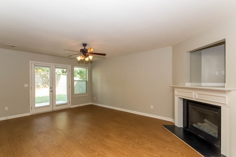 2,065/Mo, 14 Rockcress Ct Newnan, GA 30263 Family Room View