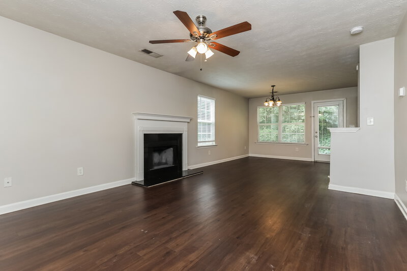 0/Mo, 1002 Allegiance Dr Locust Grove, GA 30248 Living Room View