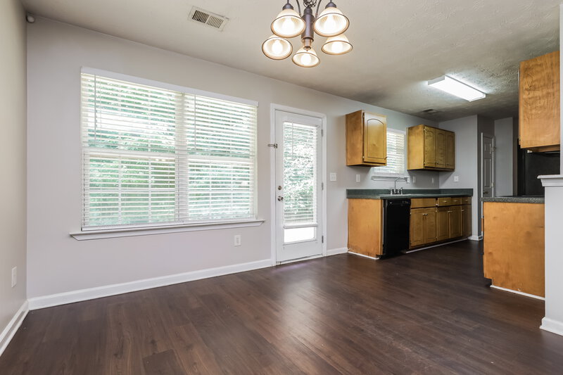 0/Mo, 1002 Allegiance Dr Locust Grove, GA 30248 Dining Room View