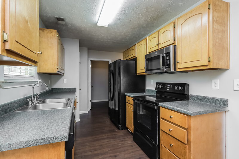 0/Mo, 1002 Allegiance Dr Locust Grove, GA 30248 Kitchen View 2