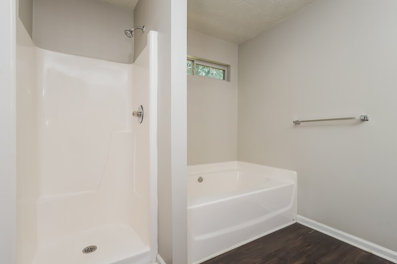 0/Mo, 1002 Allegiance Dr Locust Grove, GA 30248 Main Bathroom View 2