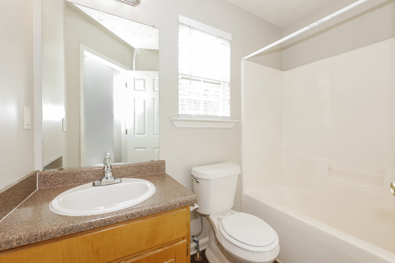 1,845/Mo, 1002 Allegiance Dr Locust Grove, GA 30248 Bathroom View