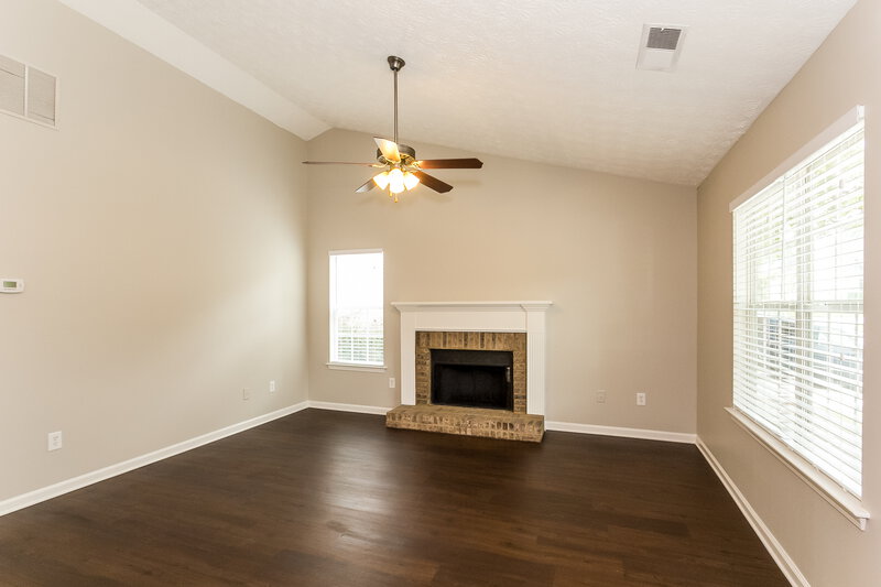 2,830/Mo, 21 Grier Ln Newnan, GA 30263 Living Room View 2