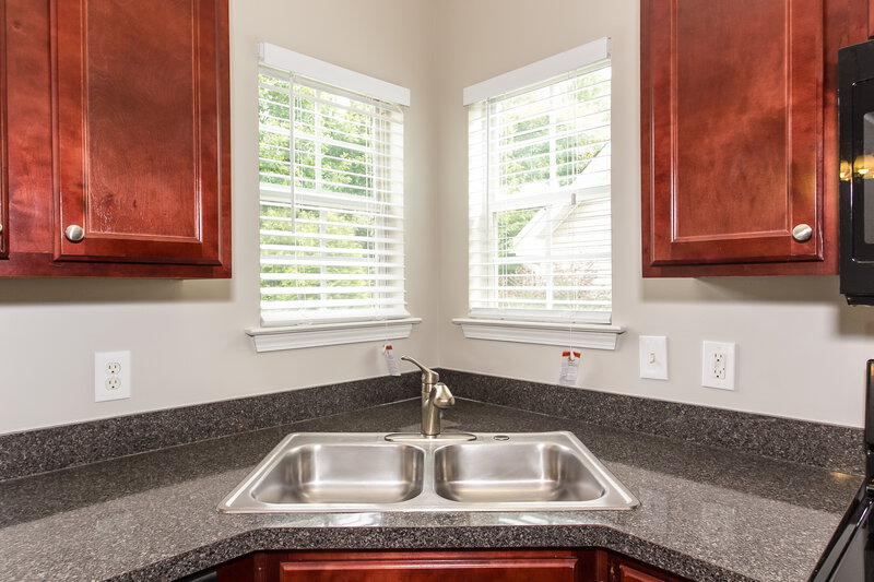 2,830/Mo, 21 Grier Ln Newnan, GA 30263 Kitchen View