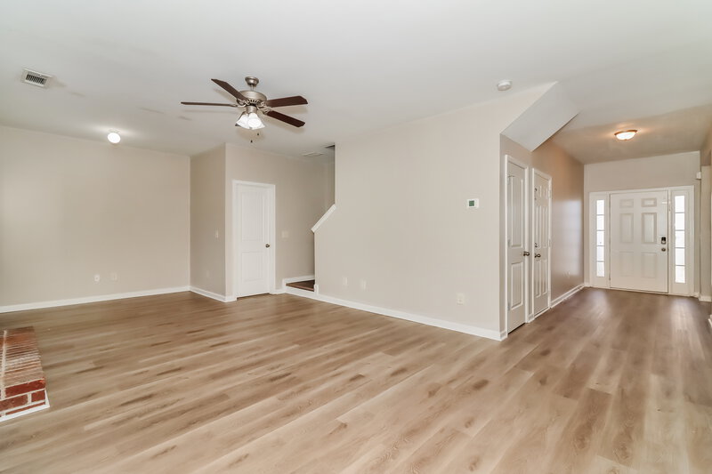 1,990/Mo, 302 Crescent Woode Dr Dallas, GA 30157 Living Room View 2