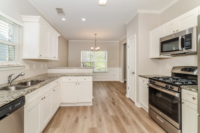 1,990/Mo, 302 Crescent Woode Dr Dallas, GA 30157 Breakfast Nook View