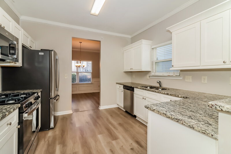 1,990/Mo, 302 Crescent Woode Dr Dallas, GA 30157 Kitchen View