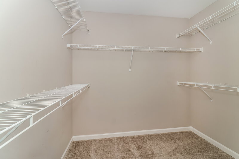 1,990/Mo, 302 Crescent Woode Dr Dallas, GA 30157 Walk In Closet View
