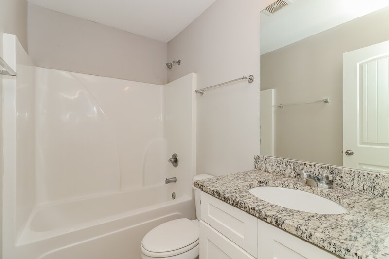 1,990/Mo, 302 Crescent Woode Dr Dallas, GA 30157 Bathroom View