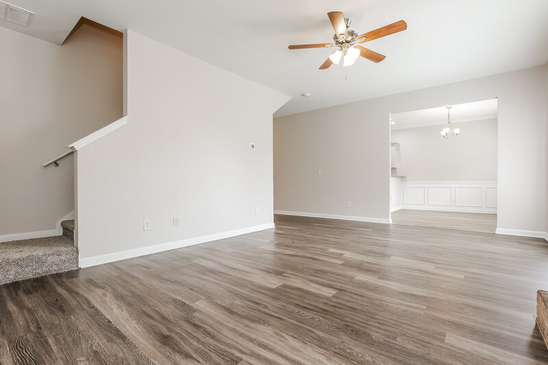 2,110/Mo, 326 Crescent Woode Dr Dallas, GA 30157 Living Room View 2