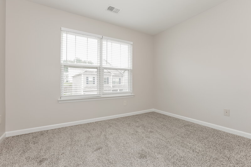 2,110/Mo, 326 Crescent Woode Dr Dallas, GA 30157 Bedroom View