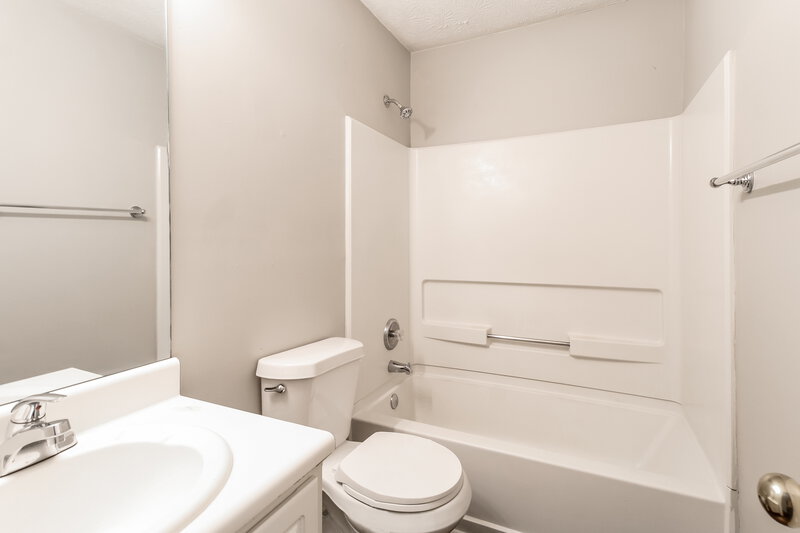 1,865/Mo, 513 Bentley Way McDonough, GA 30253 Bathroom View