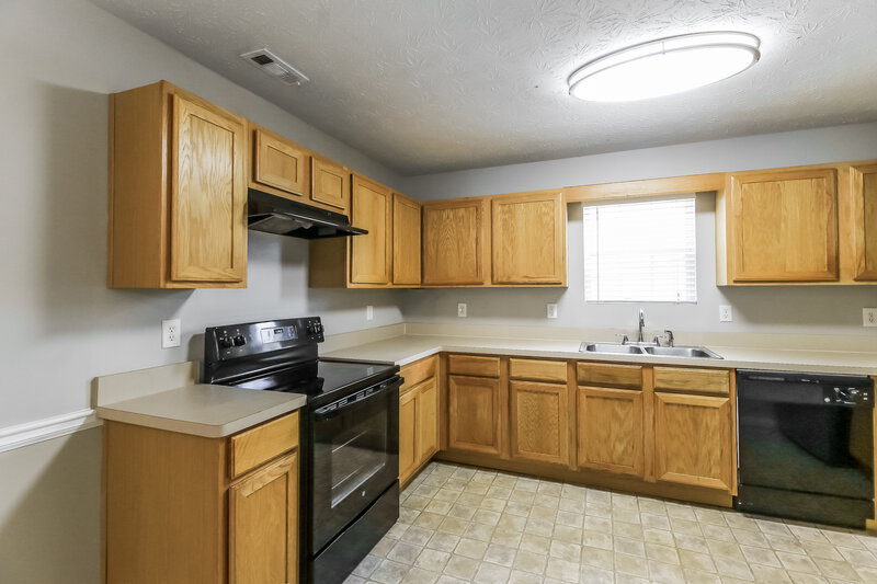 1,855/Mo, 465 Cathedral Dr McDonough, GA 30253 Kitchen View 2