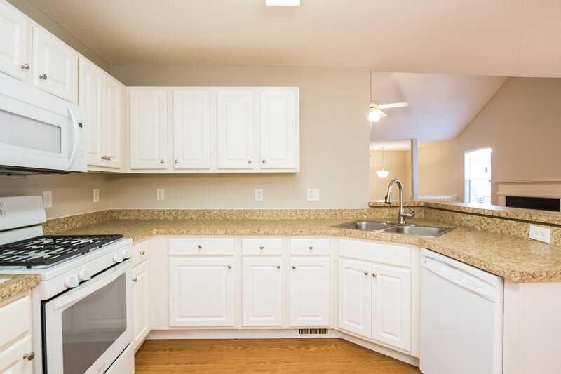 2,045/Mo, 4353 Stonecrest Dr Austell, GA 30106 Kitchen View 2