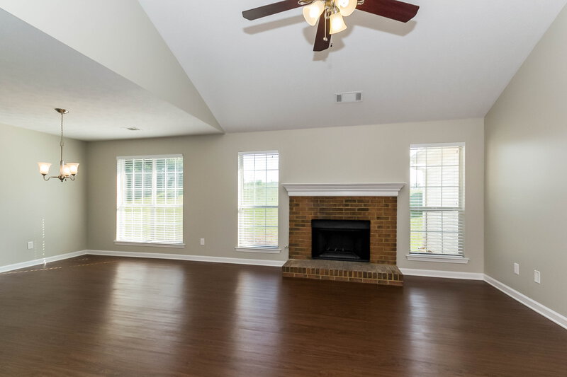 1,585/Mo, 2157 Kellington Dr McDonough, GA 30253 Living Room View 4
