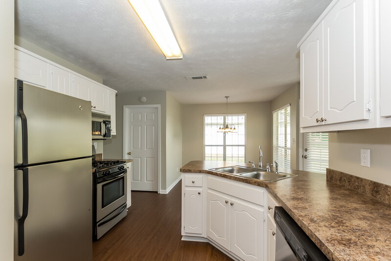 1,585/Mo, 2157 Kellington Dr McDonough, GA 30253 Kitchen View