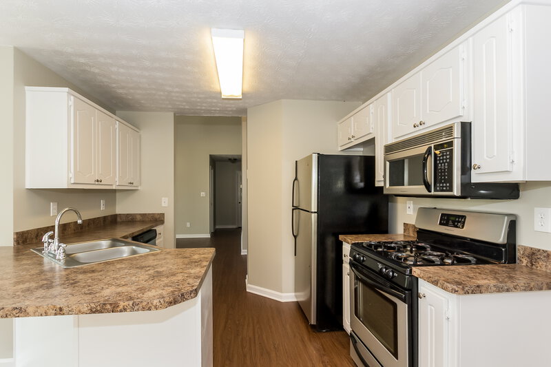 1,585/Mo, 2157 Kellington Dr McDonough, GA 30253 Kitchen View 3