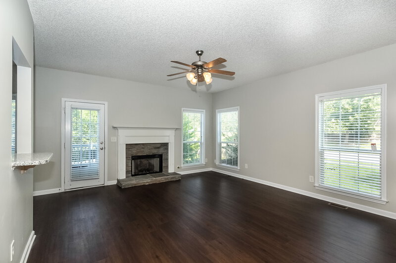2,445/Mo, 3 Brightling Ln Newnan, GA 30265 Living Room View 2