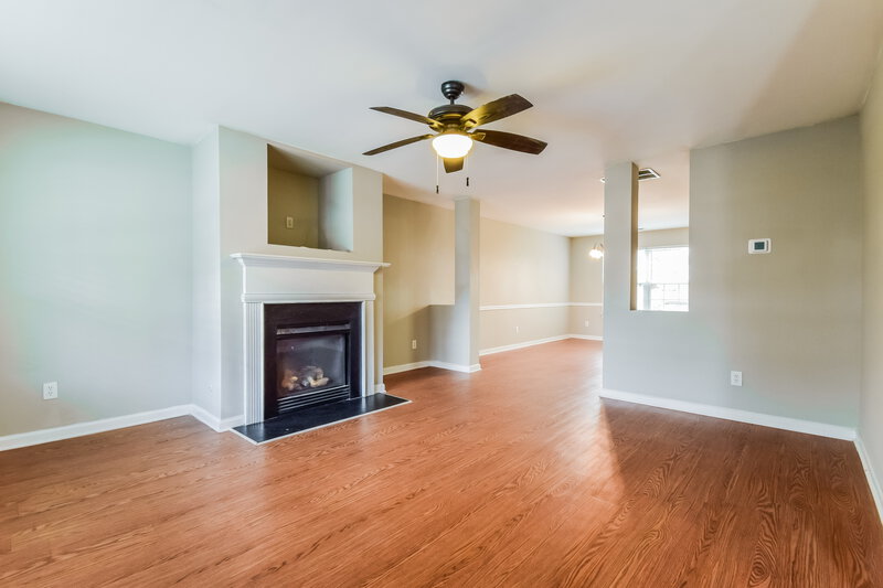 3,400/Mo, 554 S Fortune Way Dallas, GA 30157 Living Room View 2