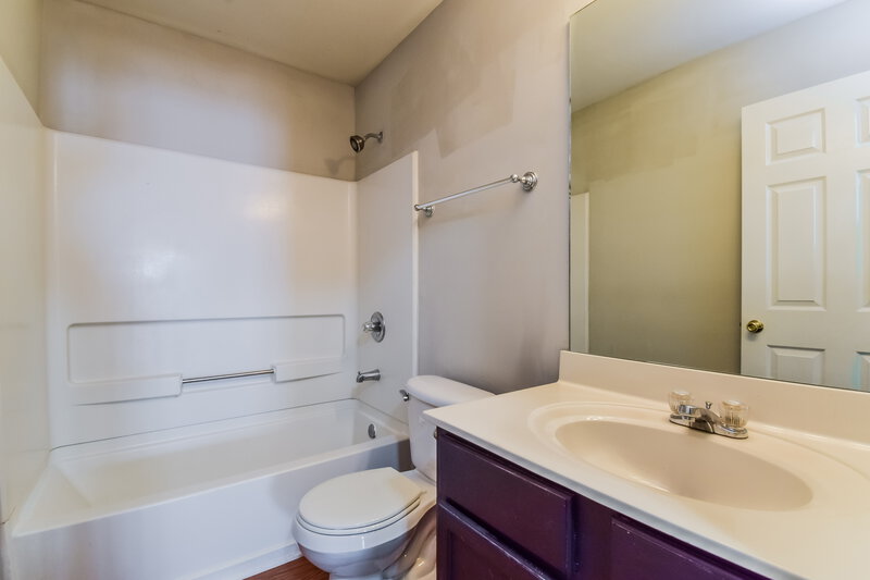 3,400/Mo, 554 S Fortune Way Dallas, GA 30157 Bathroom View