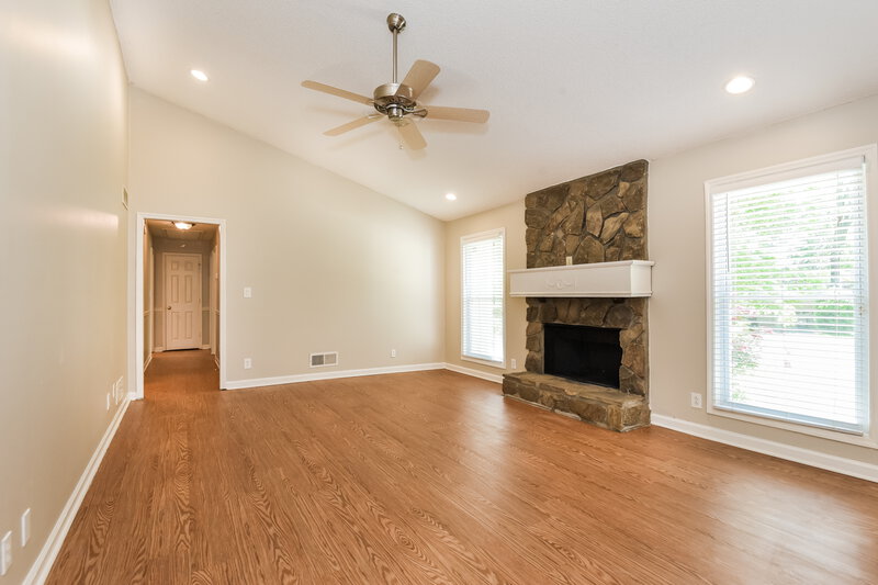 1,970/Mo, 153 Drury Ln NE Kennesaw, GA 30144 Living Room View