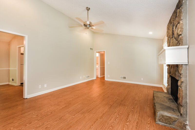 1,970/Mo, 153 Drury Ln NE Kennesaw, GA 30144 Living Room View 2