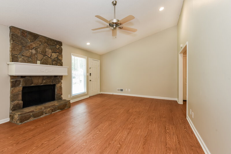 1,970/Mo, 153 Drury Ln NE Kennesaw, GA 30144 Living Room View 4