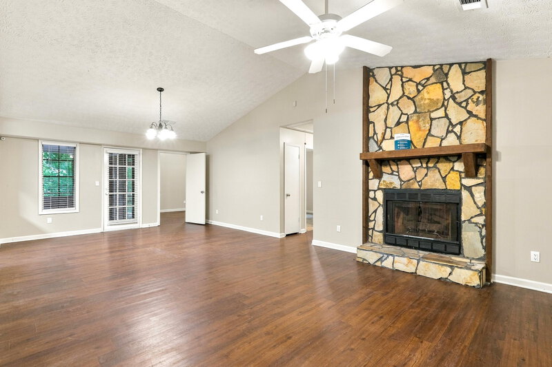 2,285/Mo, 3048 Jonathan Ct Snellville, GA 30039 Living Room View