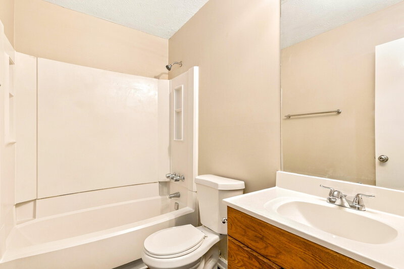 2,285/Mo, 3048 Jonathan Ct Snellville, GA 30039 Bathroom View