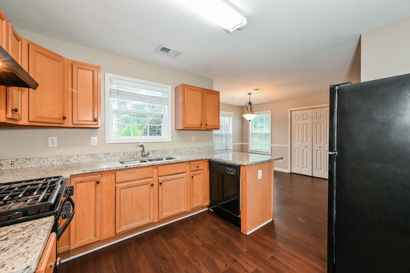 2,075/Mo, 854 Langley View Ct Loganville, GA 30052 Kitchen View