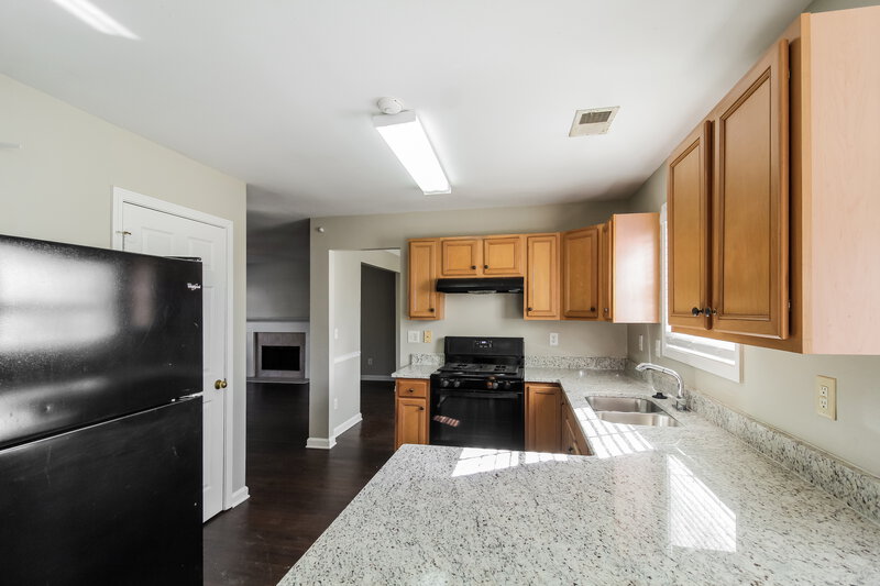 2,990/Mo, 854 Langley View Ct Loganville, GA 30052 Kitchen View 2