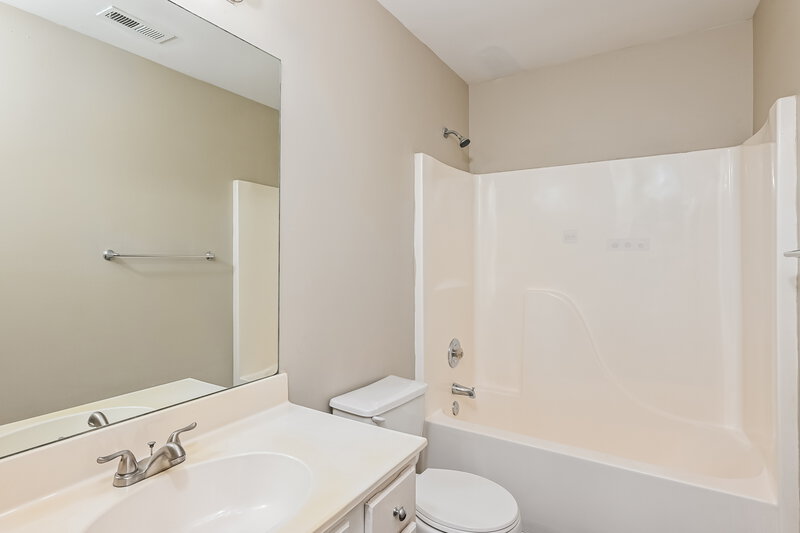 2,075/Mo, 854 Langley View Ct Loganville, GA 30052 Bathroom View