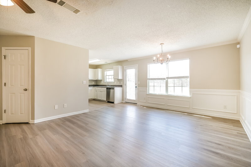 2,040/Mo, 1883 Roble Dr College Park, GA 30349 Living Room View