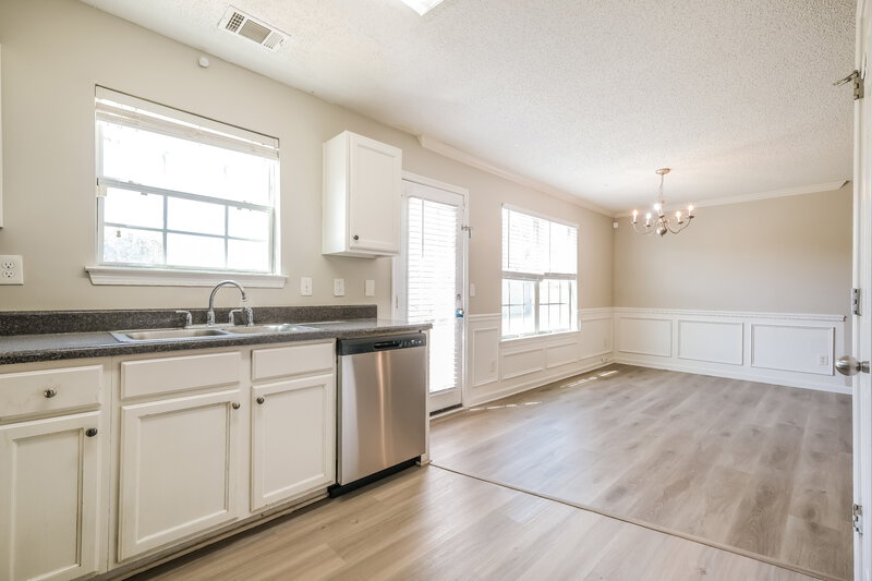 2,040/Mo, 1883 Roble Dr College Park, GA 30349 Kitchen View 3