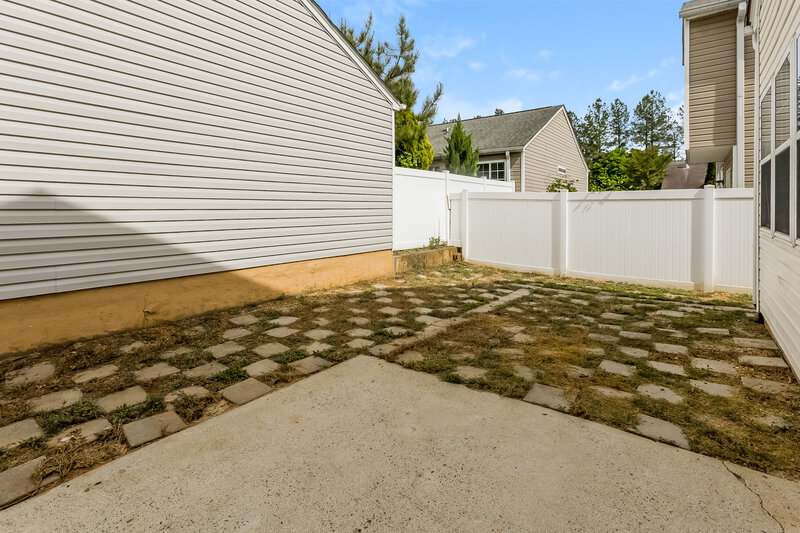 1,900/Mo, 652 Windcroft Cir NW Acworth, GA 30101 Rear View