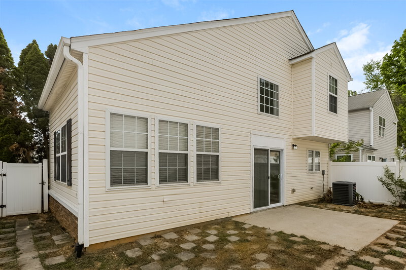 1,900/Mo, 652 Windcroft Cir NW Acworth, GA 30101 Rear View 2