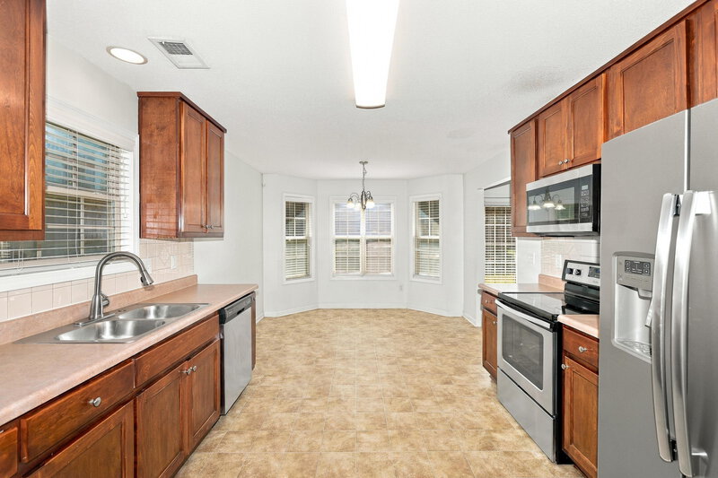 2,040/Mo, 3102 Delaware Loop McDonough, GA 30252 Kitchen View