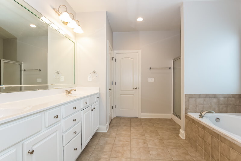 2,610/Mo, 494 Strawberry Walk Loganville, GA 30052 Master Bathroom View