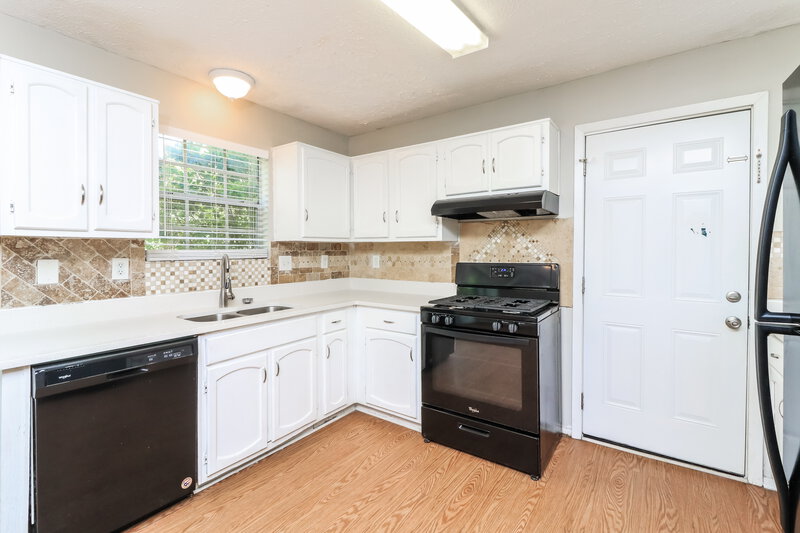 1,870/Mo, 1630 Carrie Spgs NW Kennesaw, GA 30144 Kitchen View 2