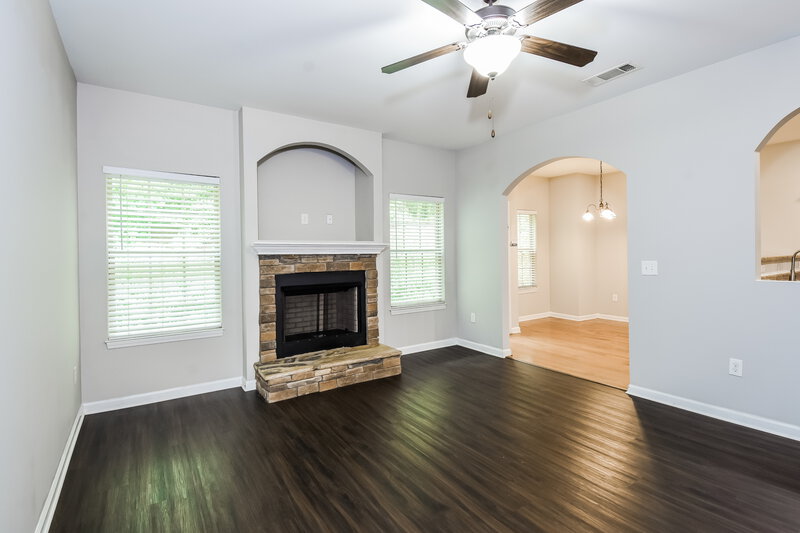 1,925/Mo, 121 Bethany Manor Dr Ball Ground, GA 30107 Living Room View