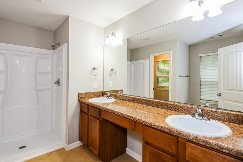 1,925/Mo, 121 Bethany Manor Dr Ball Ground, GA 30107 Main Bathroom View