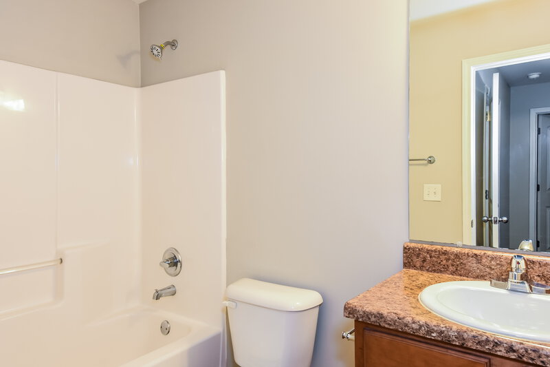 1,925/Mo, 121 Bethany Manor Dr Ball Ground, GA 30107 Bathroom View