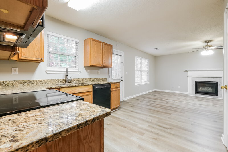 2,430/Mo, 1013 Saint Augustine Pkwy Locust Grove, GA 30248 Kitchen View 2