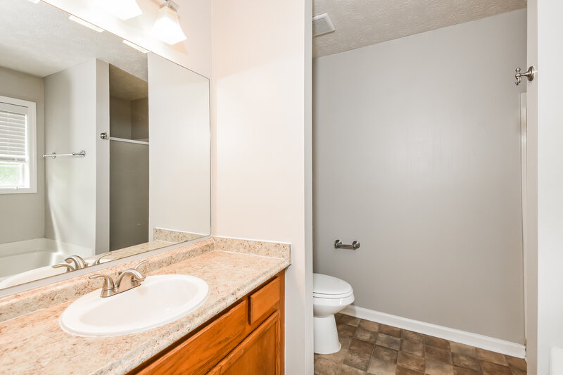 2,075/Mo, 2580 Candler Way SW Marietta, GA 30064 Main Bathroom View