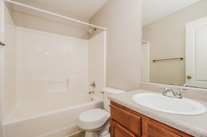 2,990/Mo, 130 Brookvalley Crossing Dallas, GA 30157 Bathroom View