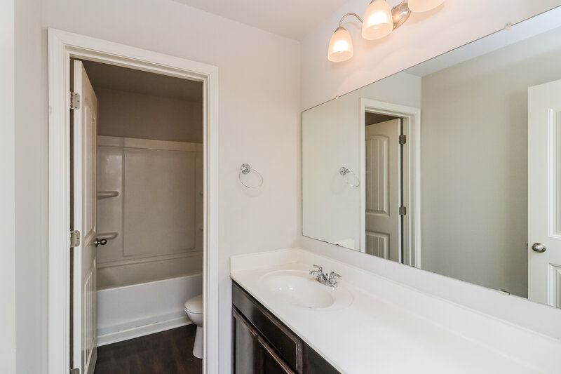 2,145/Mo, 176 Randy Way Dallas, GA 30132 Bathroom View