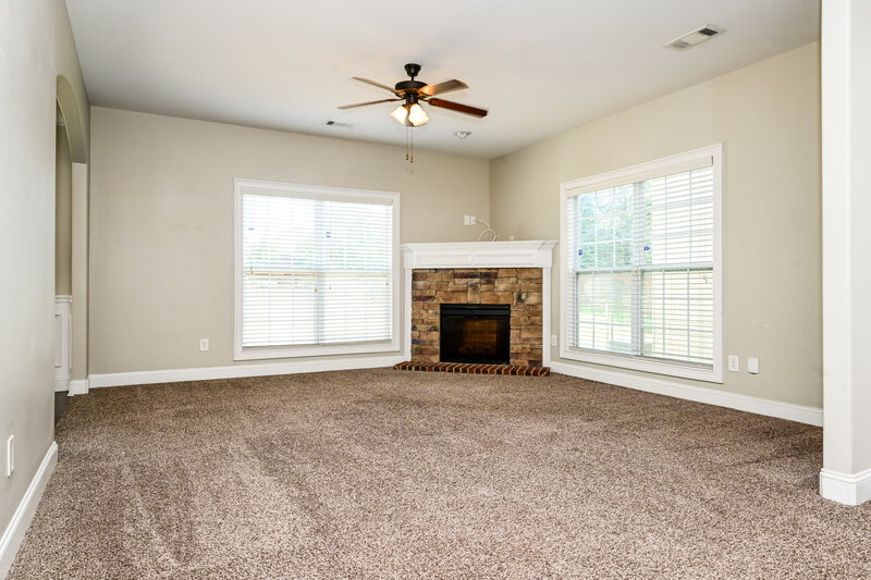 2,305/Mo, 205 Swem Ct McDonough, GA 30253 Living Room View