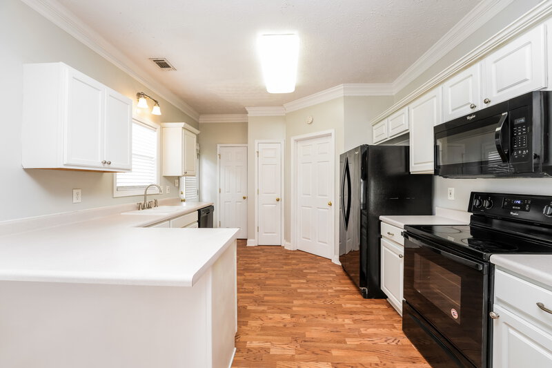 1,945/Mo, 2005 Towne Park Dr McDonough, GA 30252 Kitchen View