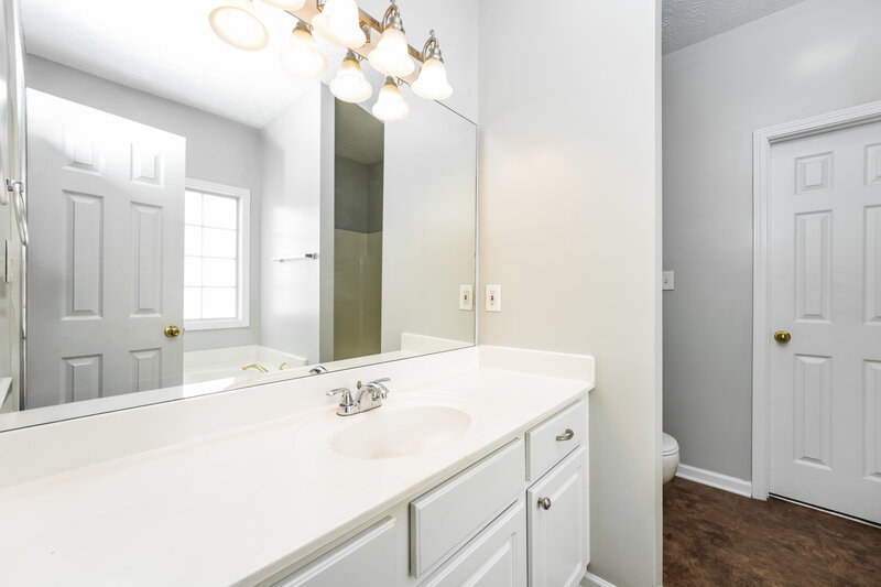 1,945/Mo, 2005 Towne Park Dr McDonough, GA 30252 Main Bathroom View