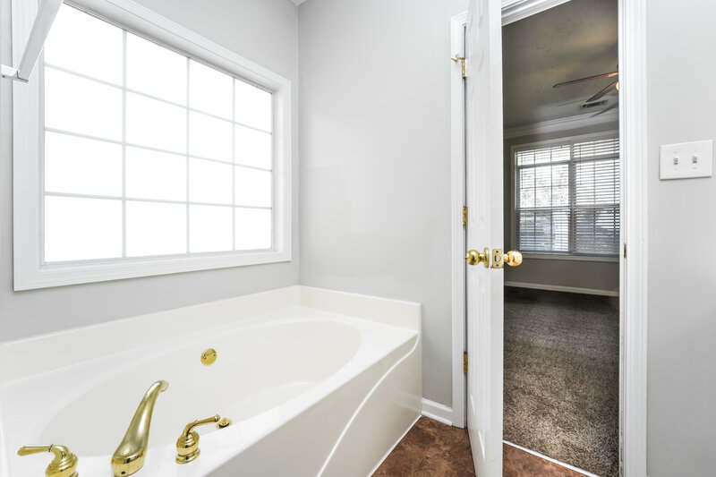 1,945/Mo, 2005 Towne Park Dr McDonough, GA 30252 Main Bathroom View 2
